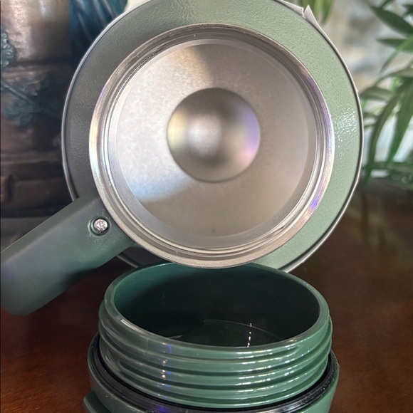 Stanley Adventure Tough-To-Tip Admiral's Mug | 20 OZ ~ Hammertone Green - Picture 5 of 6